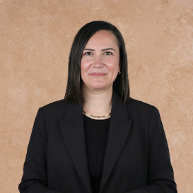 Ay&ccedil;a Akg&uuml;n K&uuml;lak